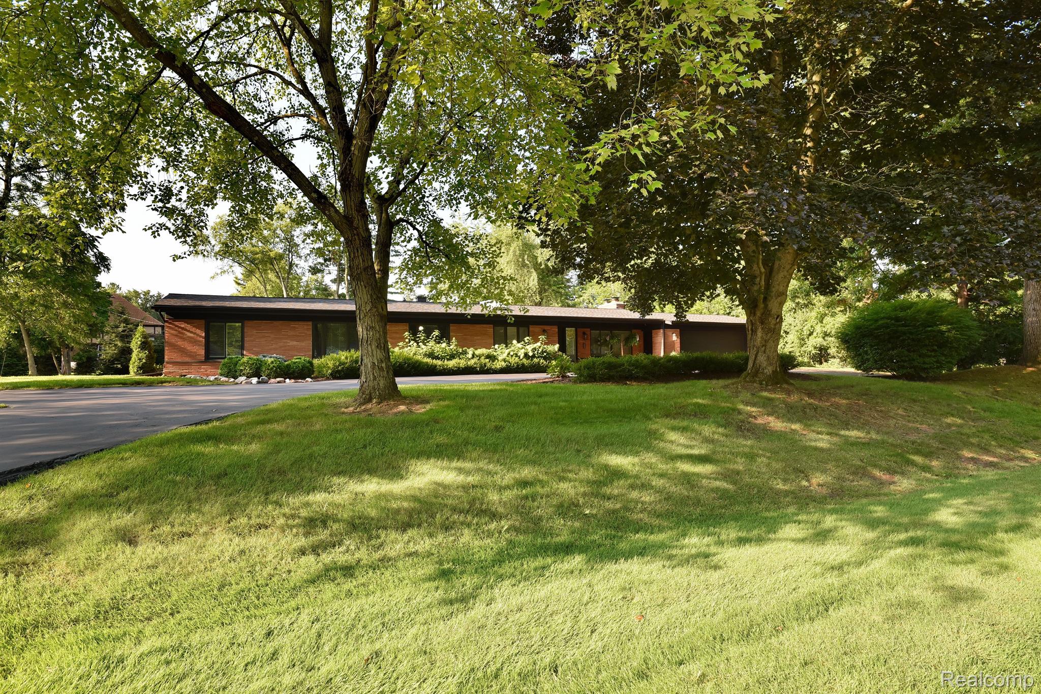 4635 Pickering Road Bloomfield Hills, MI 48301 - Photo 1 of 26 Gallery Image 1
