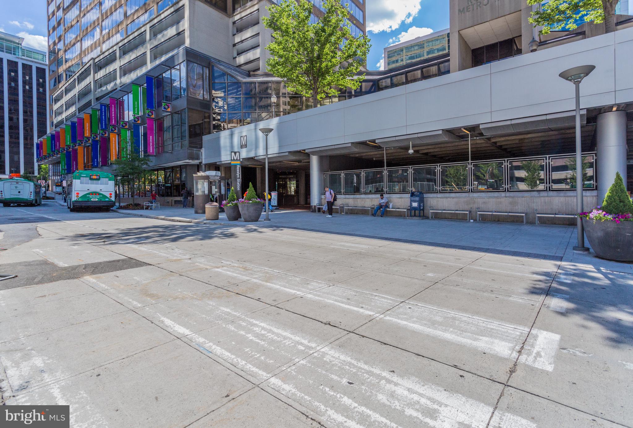 1881 North Nash Street, Unit 1706 Arlington, VA 22209 - Photo 38 of 50 a view of street with shops
