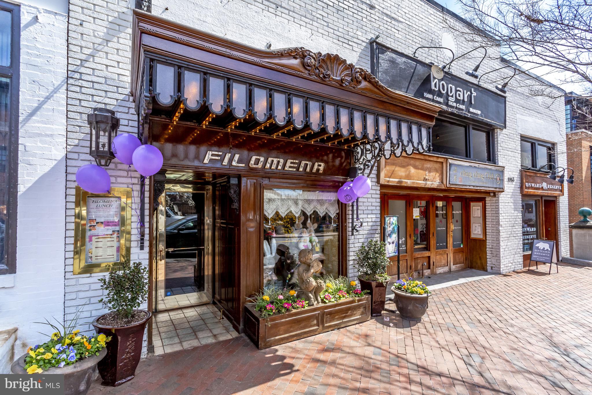 1881 North Nash Street, Unit 1706 Arlington, VA 22209 - Photo 40 of 50 a view of a building with sitting area