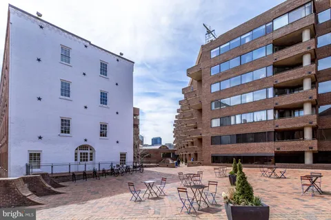 a building view with outdoor space