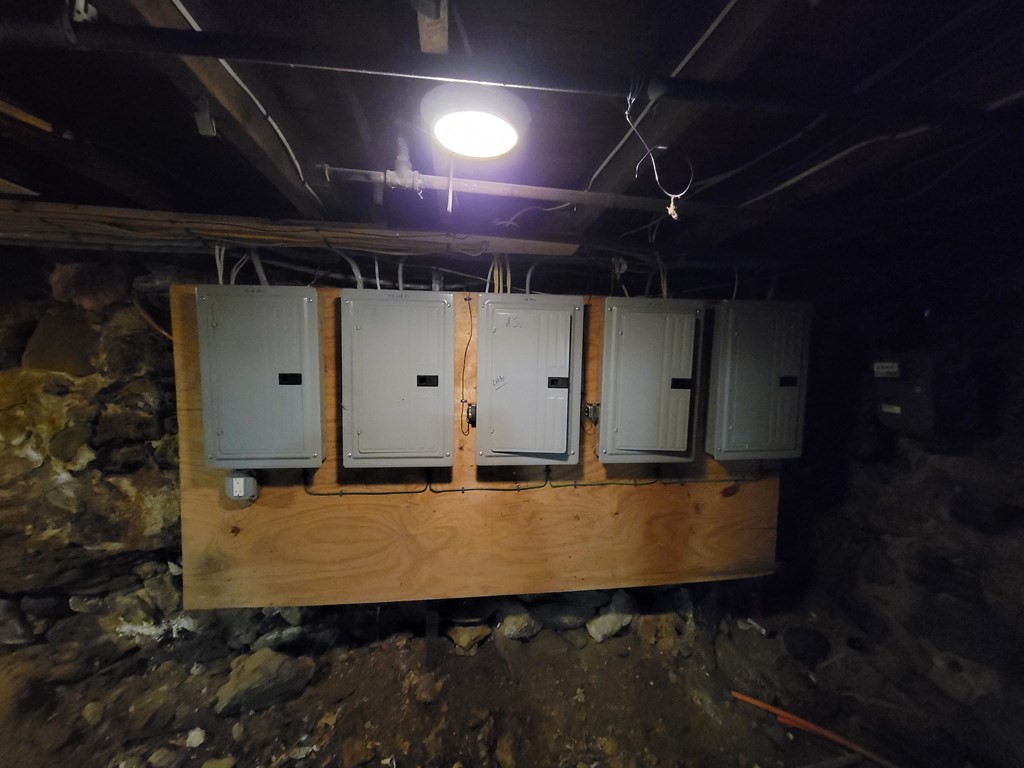 712 School Street Lowell, MA 01851 - Photo 12 of 13