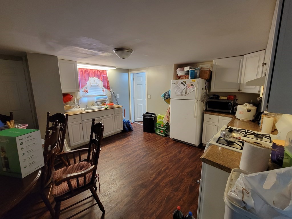 712 School Street Lowell, MA 01851 - Photo 5 of 13