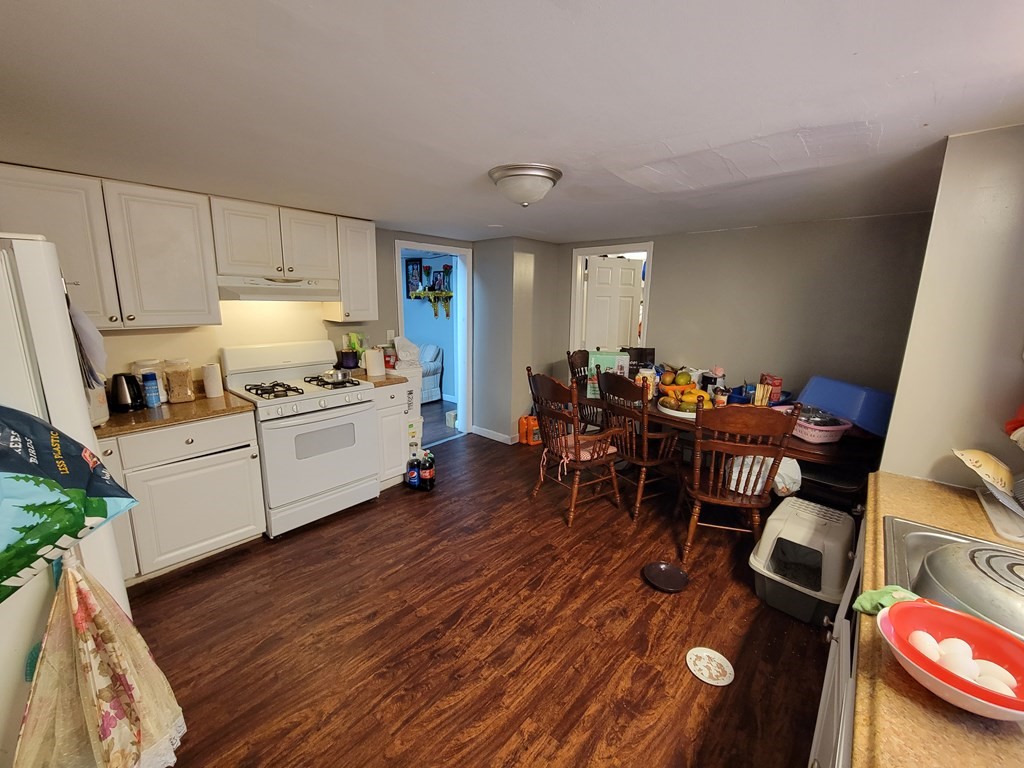 712 School Street Lowell, MA 01851 - Photo 8 of 13