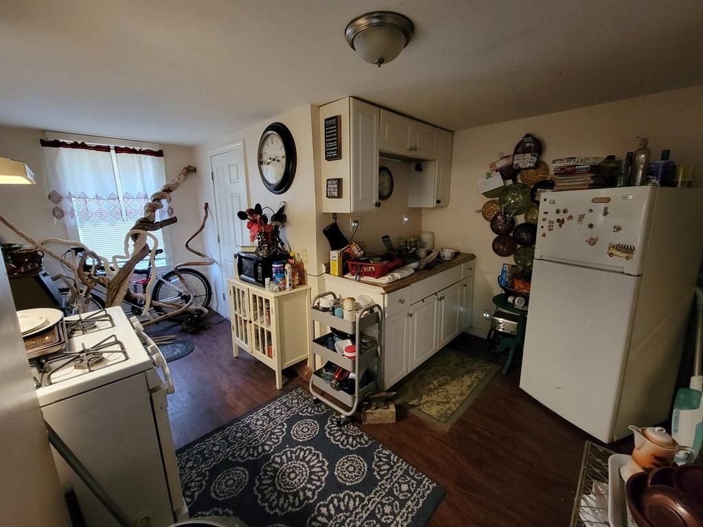 712 School Street Lowell, MA 01851 - Photo 10 of 13