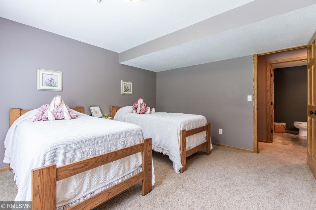 2674 Flagstone Lane Northwest Rochester, MN 55901 - Photo 13 of 27 Gallery Image 13