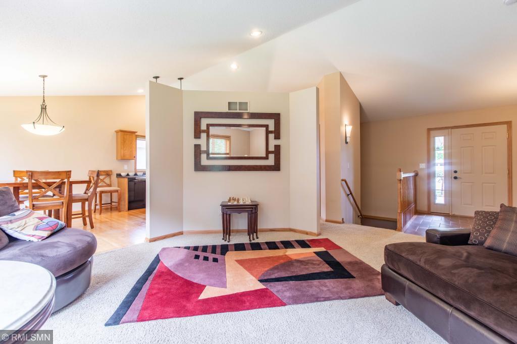 2674 Flagstone Lane Northwest Rochester, MN 55901 - Photo 4 of 27 Gallery Image 4