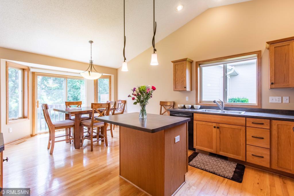2674 Flagstone Lane Northwest Rochester, MN 55901 - Photo 8 of 27 Gallery Image 8
