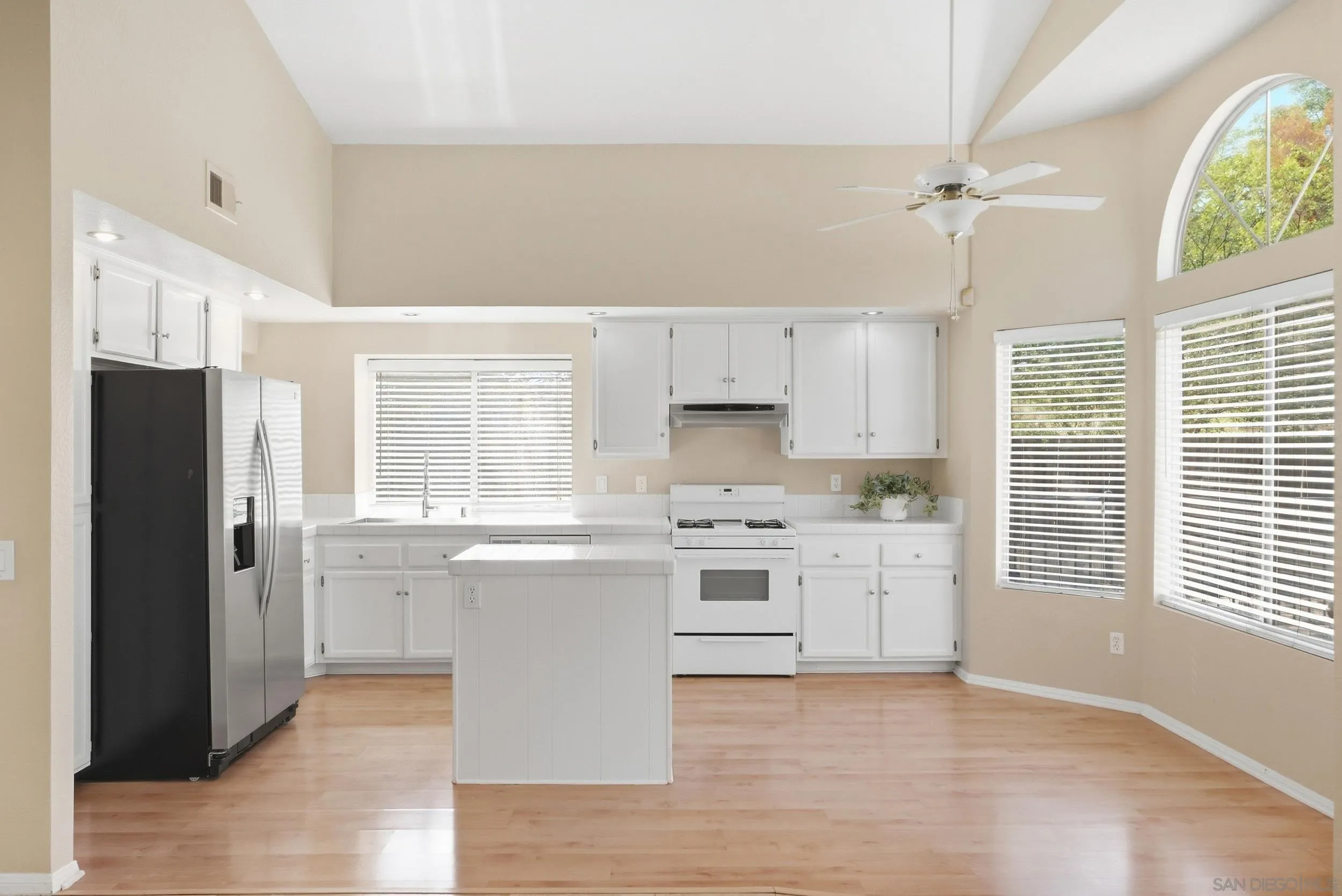 2808 Jed Road Escondido, CA 92027 - Photo 10 of 32 Gallery Image 10
