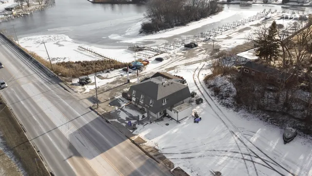 $349,900 | 154 North Us Highway, Fox Lake, IL 60020
