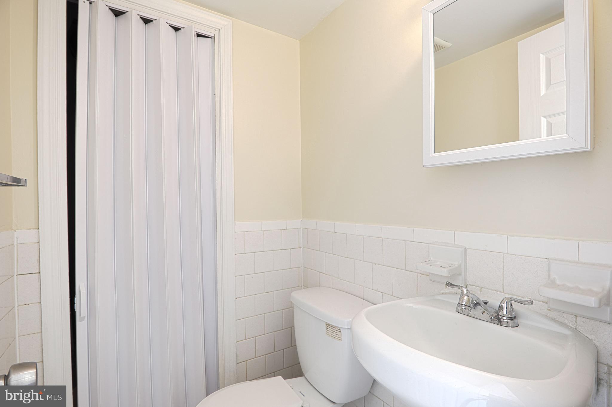 1883 Addison Road South District Heights, MD 20747 - Photo 6 of 11