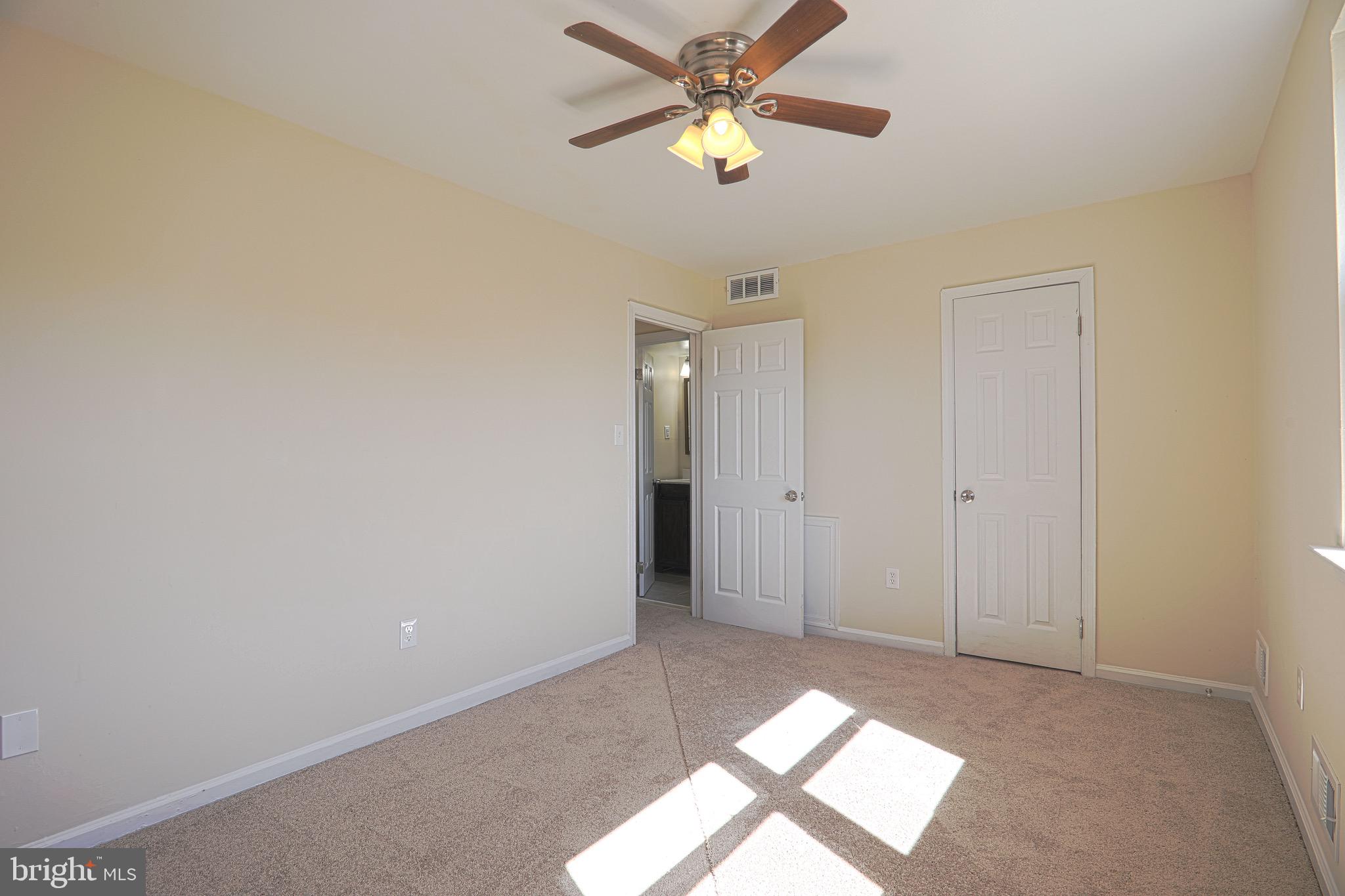 1883 Addison Road South District Heights, MD 20747 - Photo 7 of 11
