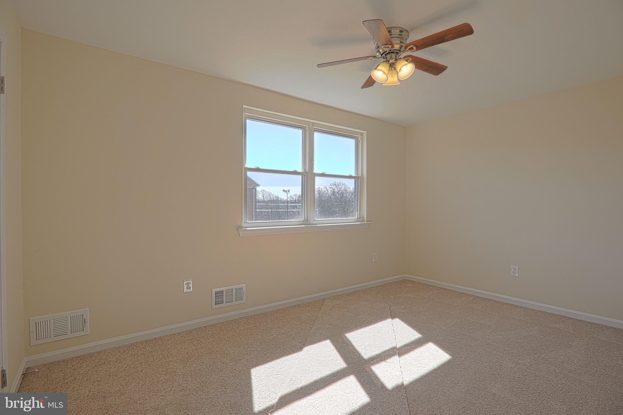 1883 Addison Road South District Heights, MD 20747 - Photo 9 of 11