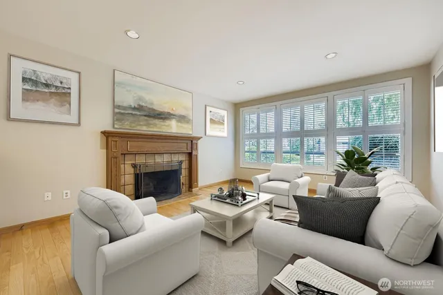 $1,640,000 | 17012 Southeast 40th Court, Bellevue, WA 98008