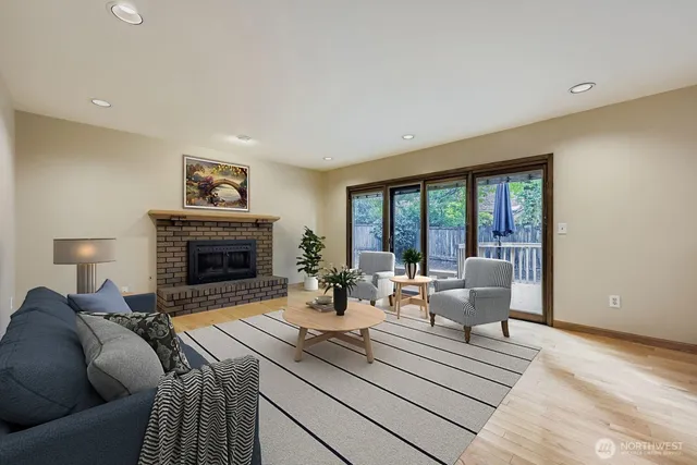 $1,640,000 | 17012 Southeast 40th Court, Bellevue, WA 98008