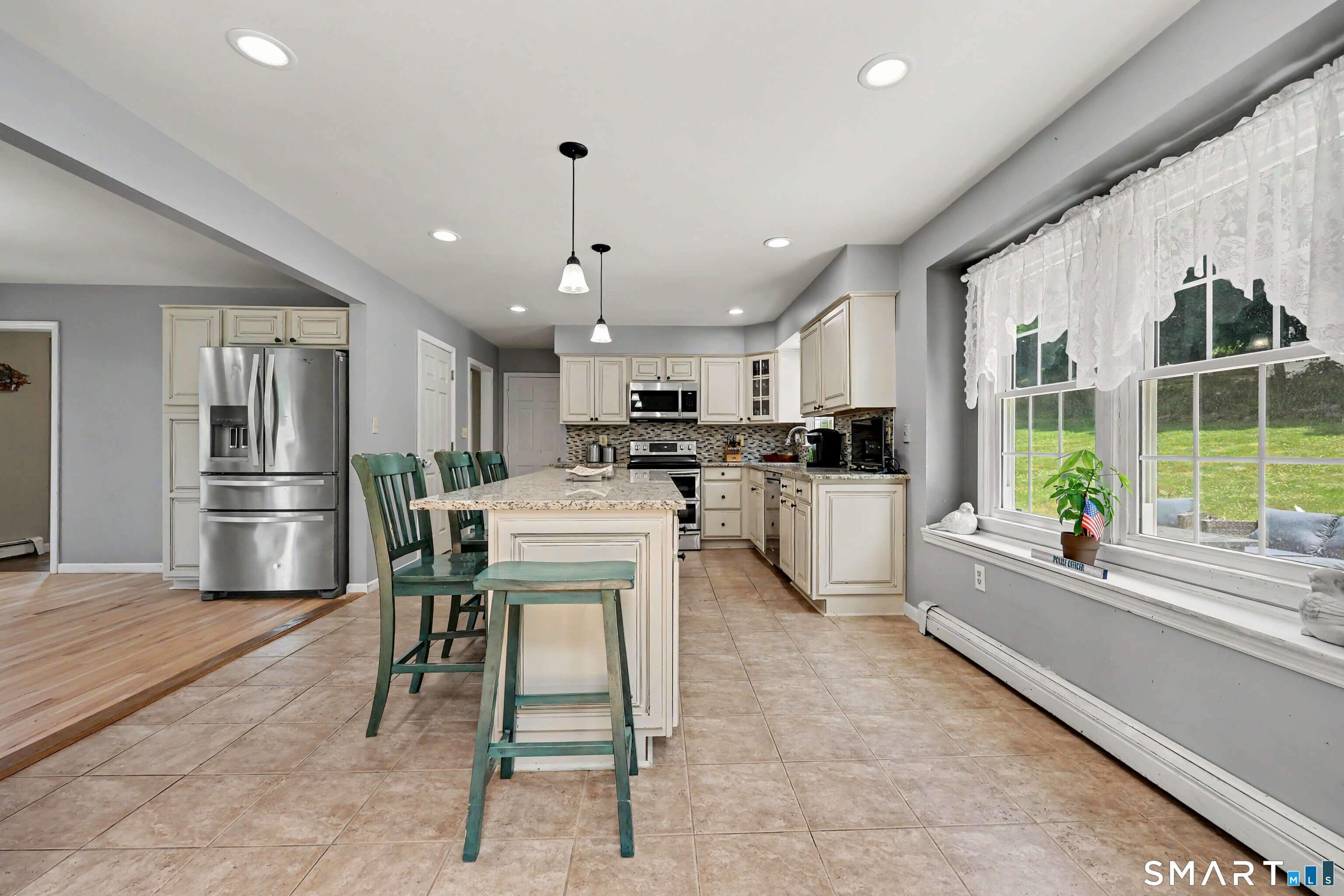29 Pleasant View Road New Milford, CT 06776 - Photo 14 of 40 Eat-in kitchen area