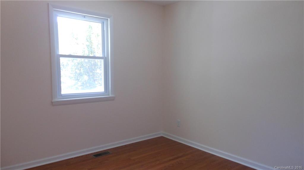 224 Long Branch Road Swannanoa, NC 28778 - Photo 11 of 24 Gallery Image 11