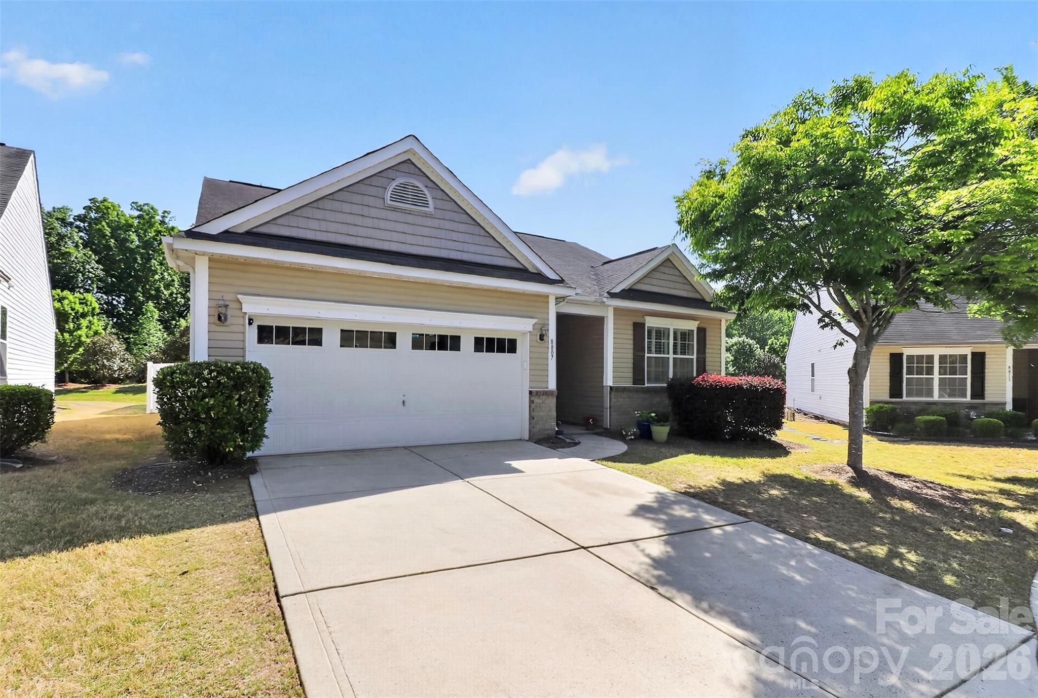 8807 Heartleaf Road Charlotte, NC 28227 - Photo 4 of 38
