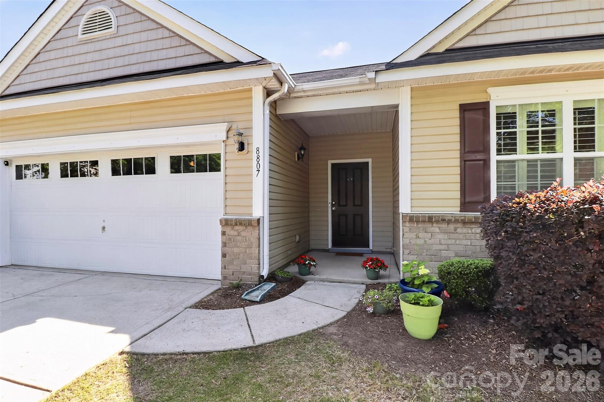 8807 Heartleaf Road Charlotte, NC 28227 - Photo 6 of 38