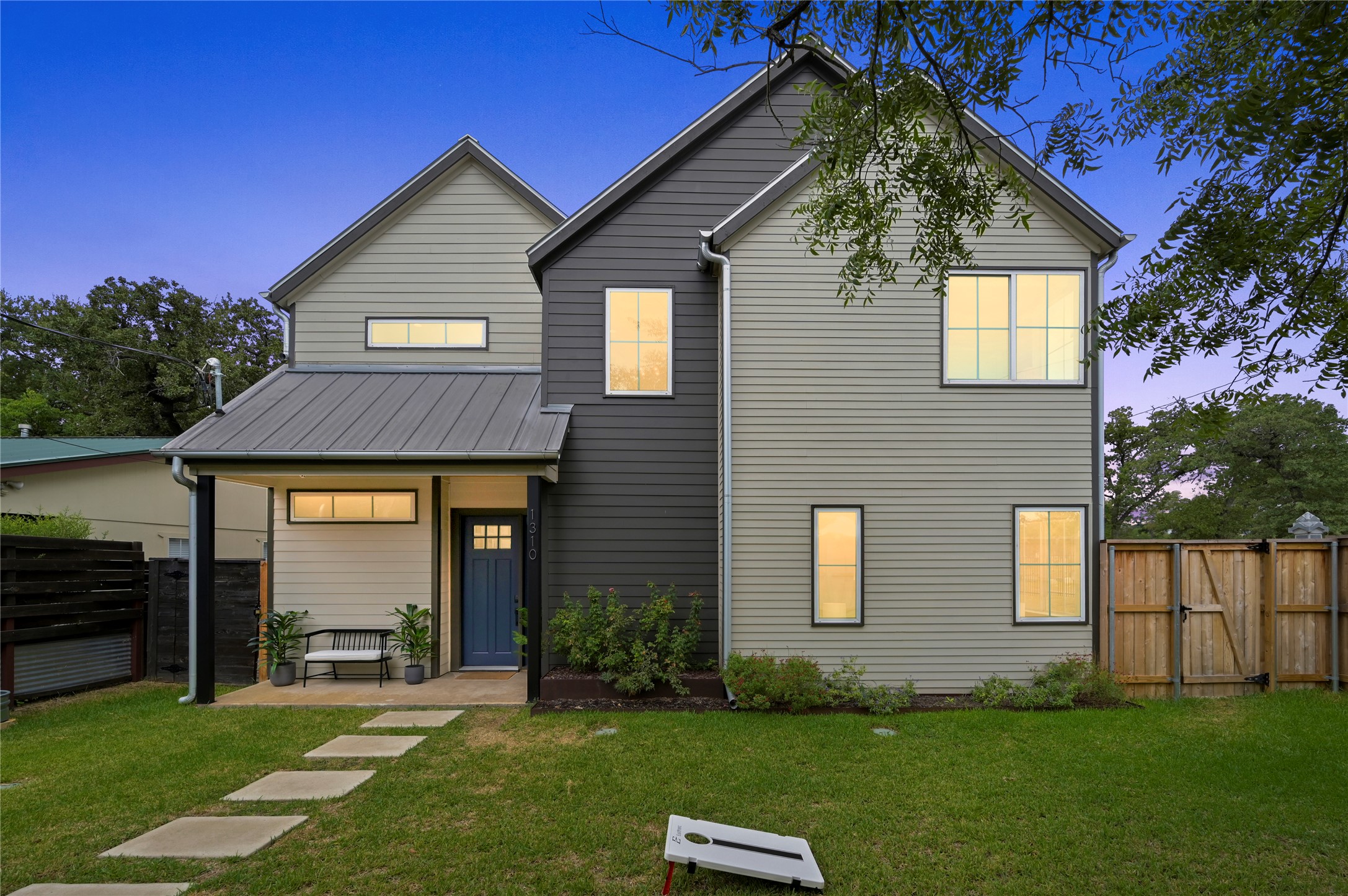 1310 Comal Street Austin, TX 78702 - Photo 2 of 39