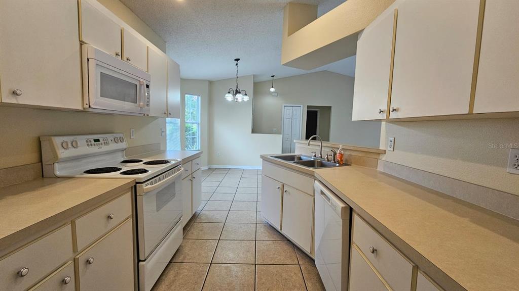 10368 Lansfield Street Spring Hill, FL 34608 - Photo 15 of 37