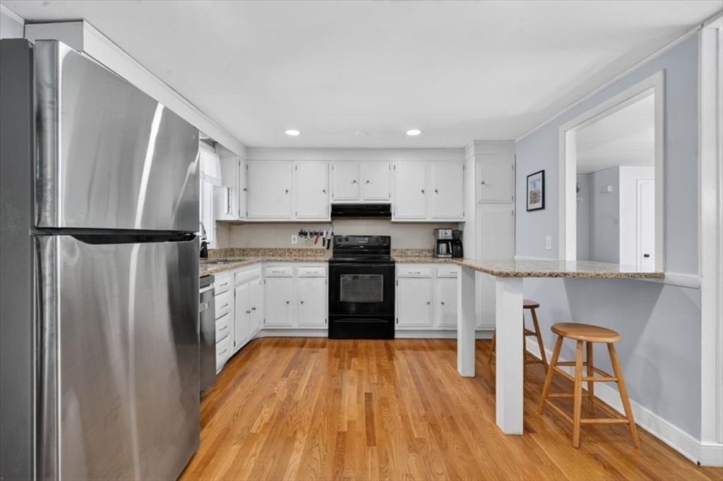 72 Ledgebrook Road Weymouth, MA 02190 - Photo 8 of 32 Gallery Image 8