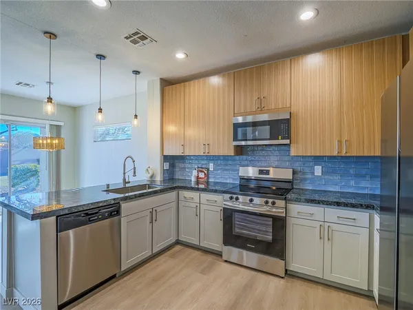 $2,300 | 1510 Fieldbrook Street, Henderson, NV 89052