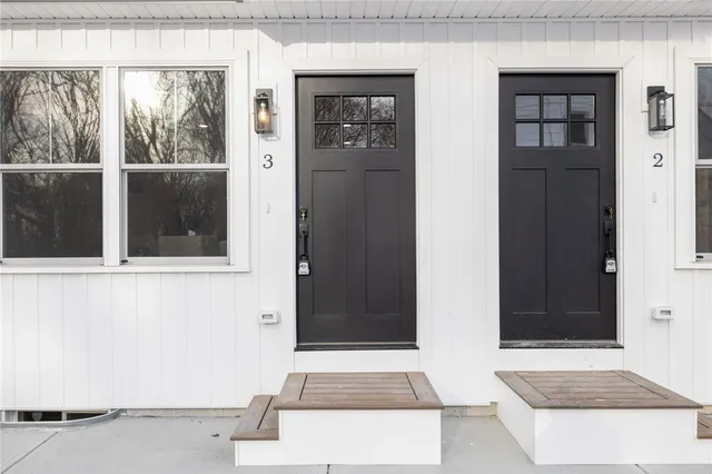 $425,000 | 2907 Post Road, Unit 3, Warwick, RI 02886