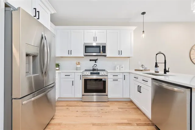 $425,000 | 2907 Post Road, Unit 3, Warwick, RI 02886