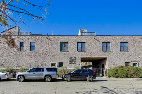 $440,000 | 400 North Racine Avenue, Unit 204, Chicago, IL 60642