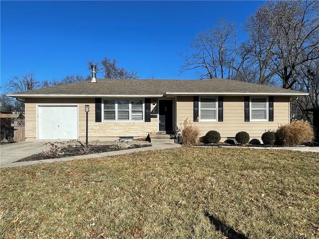 $260,000 | 602 Southeast 4th Terrace, Lee's Summit, MO 64063