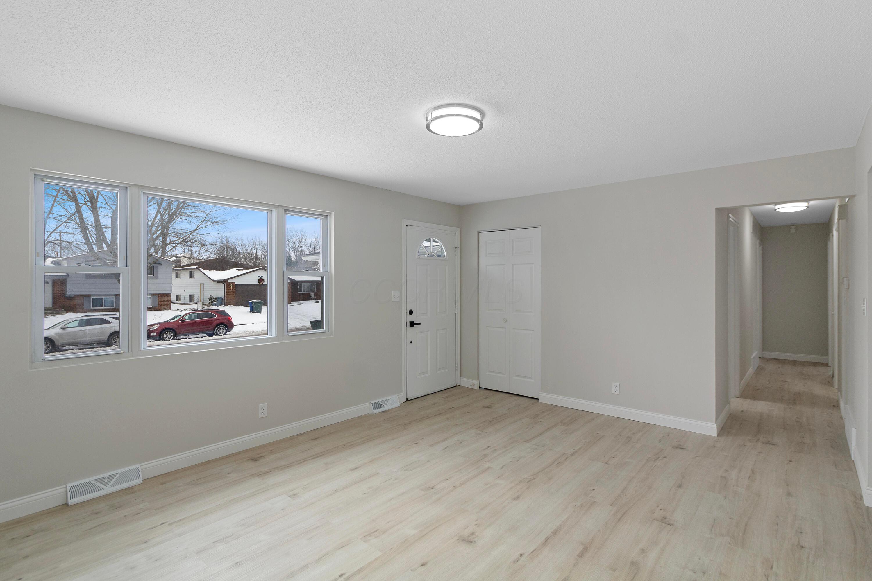 2190 Balmoral Road Columbus, OH 43229 - Photo 2 of 24 2190 Balmoral Rd (2)
