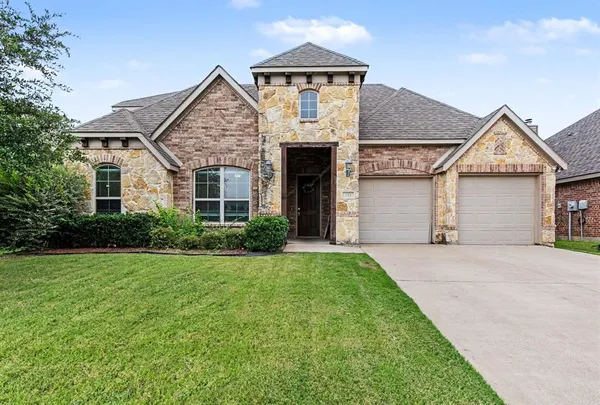 $450,000 | 233 Hawks Rdg Trail, Burleson, TX 76028