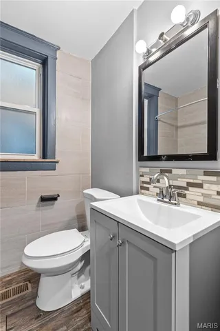 $1,250 | 4040 Shreve Avenue, Unit A, St. Louis, MO 63115