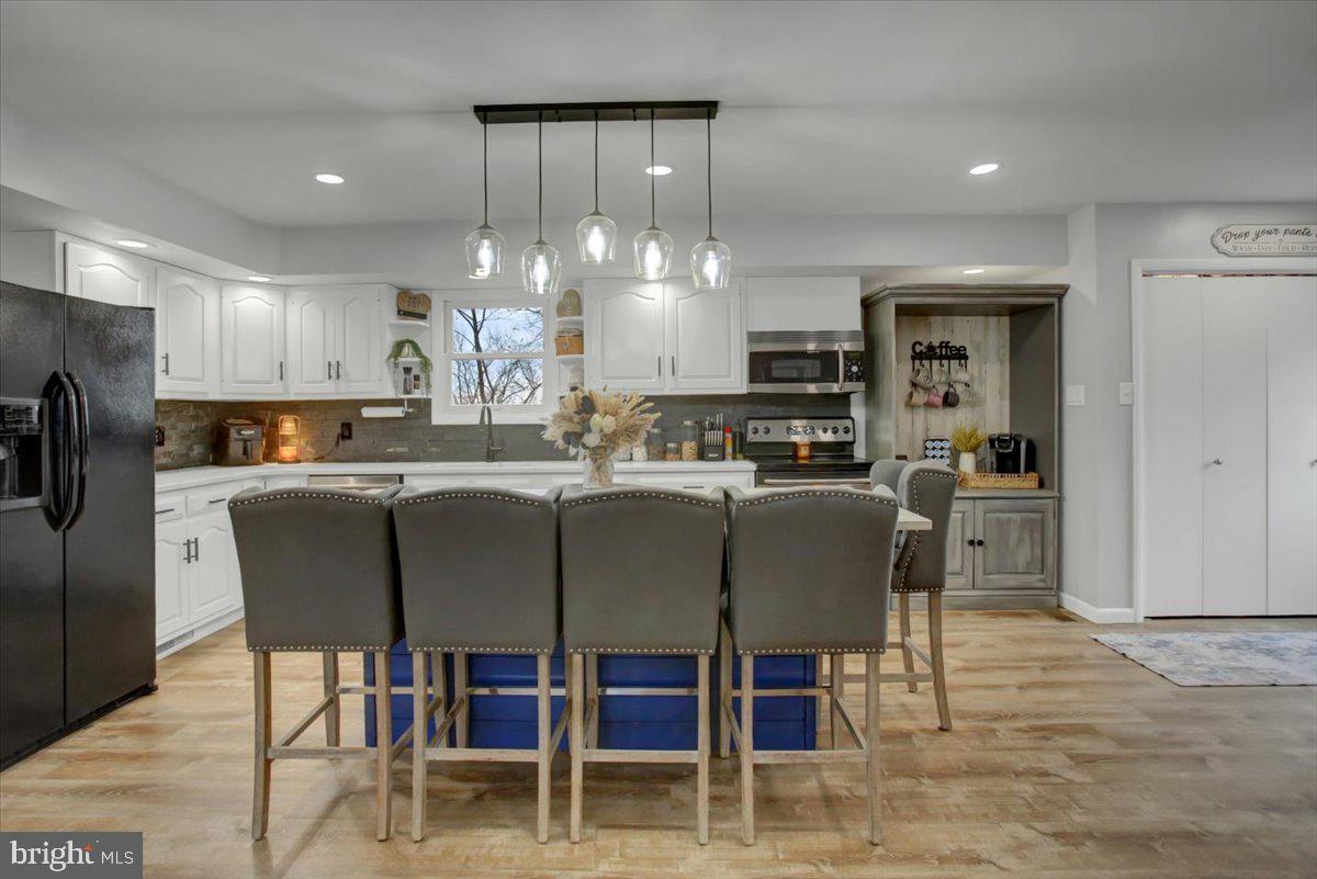 16726 Broadfording Road Hagerstown, MD 21740 - Photo 7 of 55 Eat in kitchen