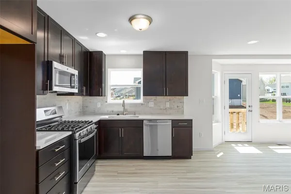 $239,900 | 2 Arlington At River Bluffs Meadows, Florissant, MO 63031