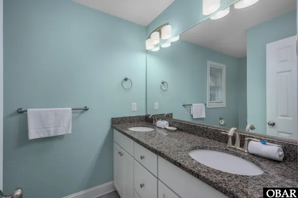 $1,200,000 | 209 Sea Oats Lane, Southern Shores, NC 27949