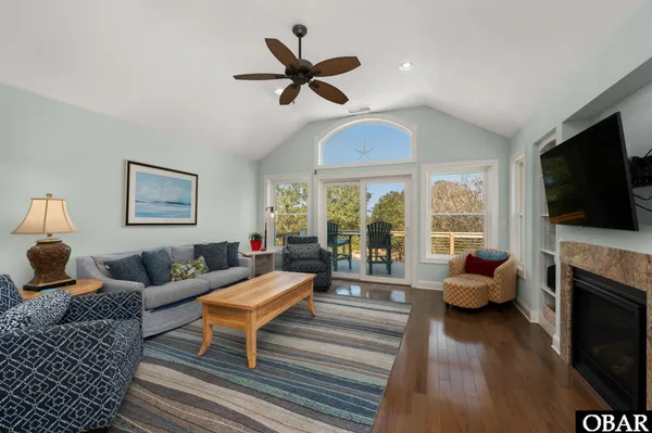 $1,200,000 | 209 Sea Oats Lane, Southern Shores, NC 27949