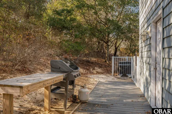 $1,200,000 | 209 Sea Oats Lane, Southern Shores, NC 27949