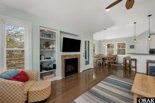 $1,200,000 | 209 Sea Oats Lane, Southern Shores, NC 27949
