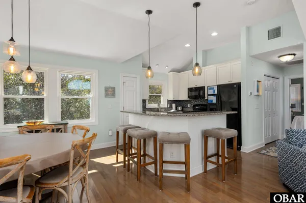 $1,200,000 | 209 Sea Oats Lane, Southern Shores, NC 27949