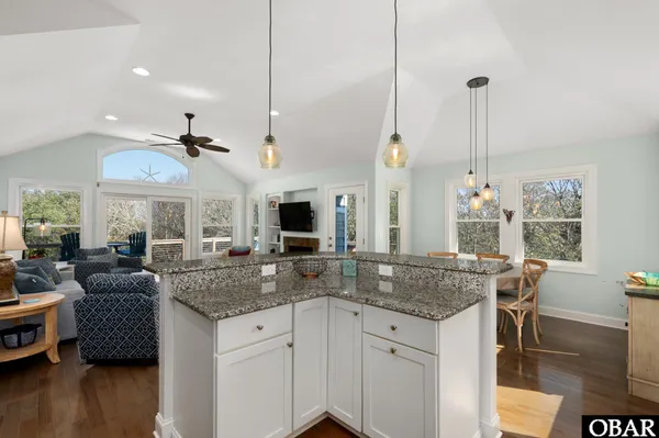 $1,200,000 | 209 Sea Oats Lane, Southern Shores, NC 27949