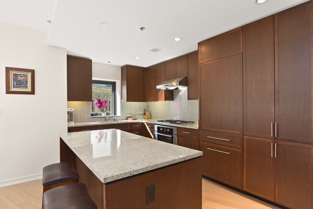 580 Washington Street, Unit 902 Boston, MA 02111 - Photo 5 of 13 Gallery Image 5