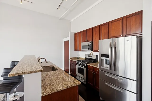 $534,900 | 1524 South Sangamon Street, Unit 802, Chicago, IL 60608