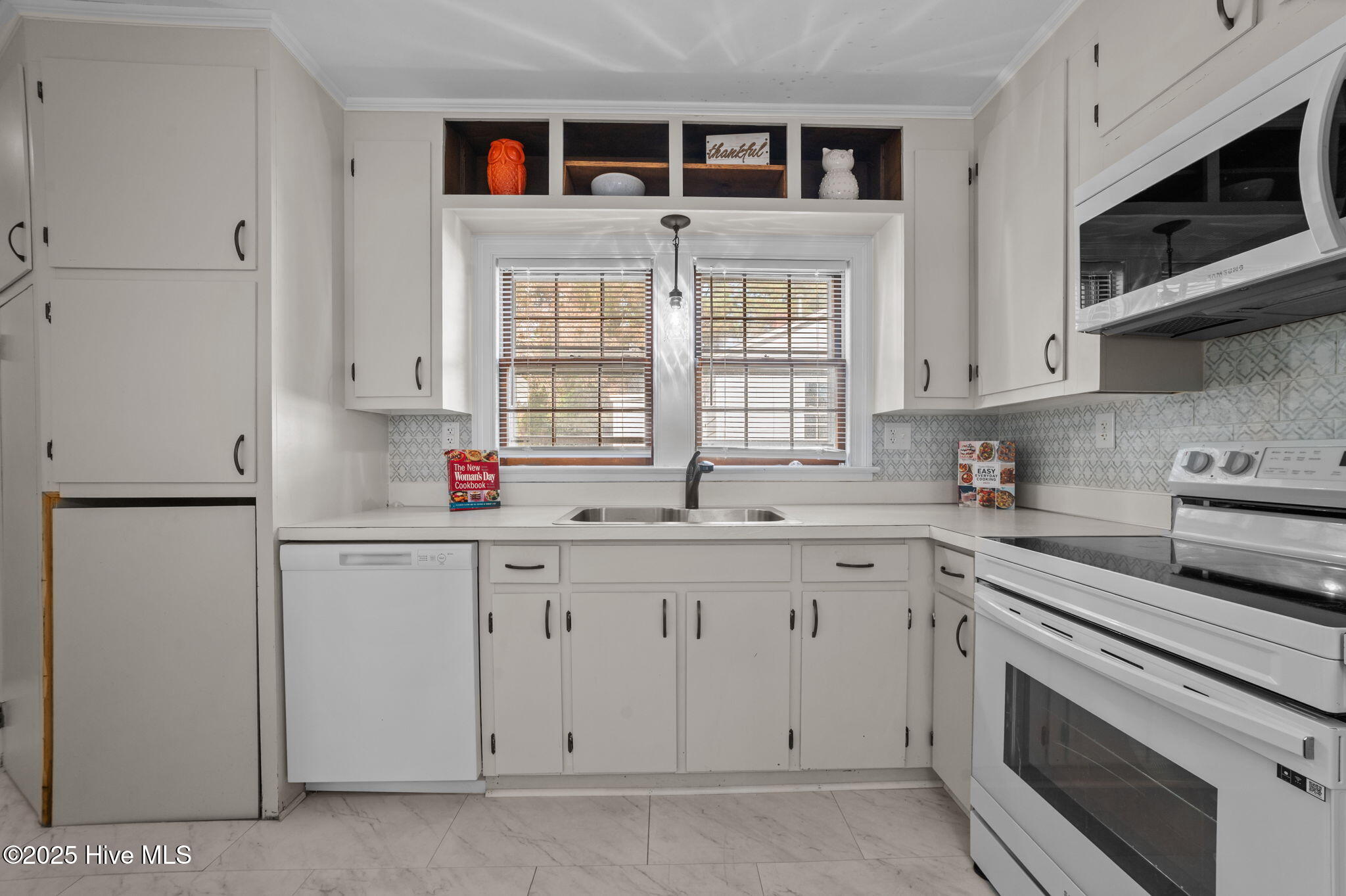 1500 Pollock Street Kinston, NC 28501 - Photo 23 of 51 Kitchen w/ Updated Appliances