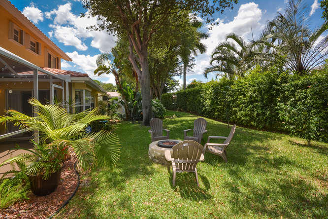 10009 Country Brook Road Boca Raton, FL 33428 - Photo 30 of 38 Backyard