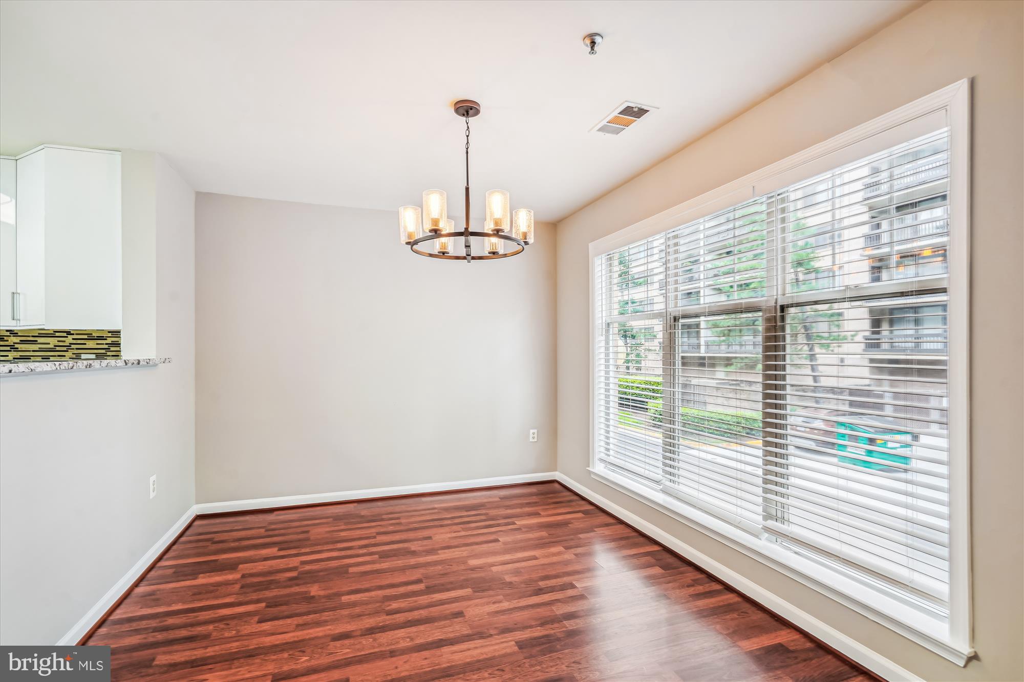 5563 Seminary Road, Unit 112 Falls Church, VA 22041 - Photo 11 of 33 Dining Room