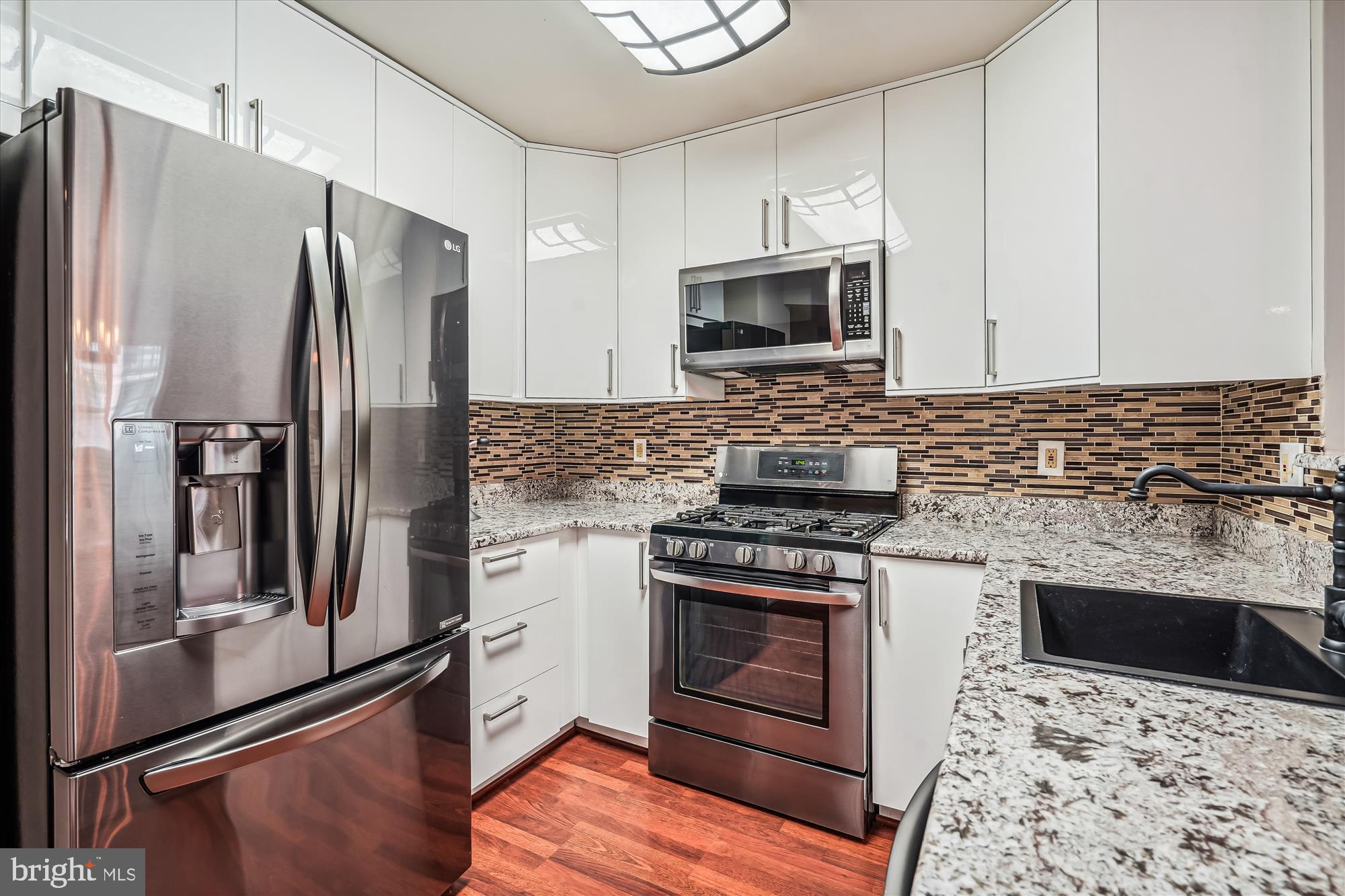 5563 Seminary Road, Unit 112 Falls Church, VA 22041 - Photo 15 of 33 Kitchen