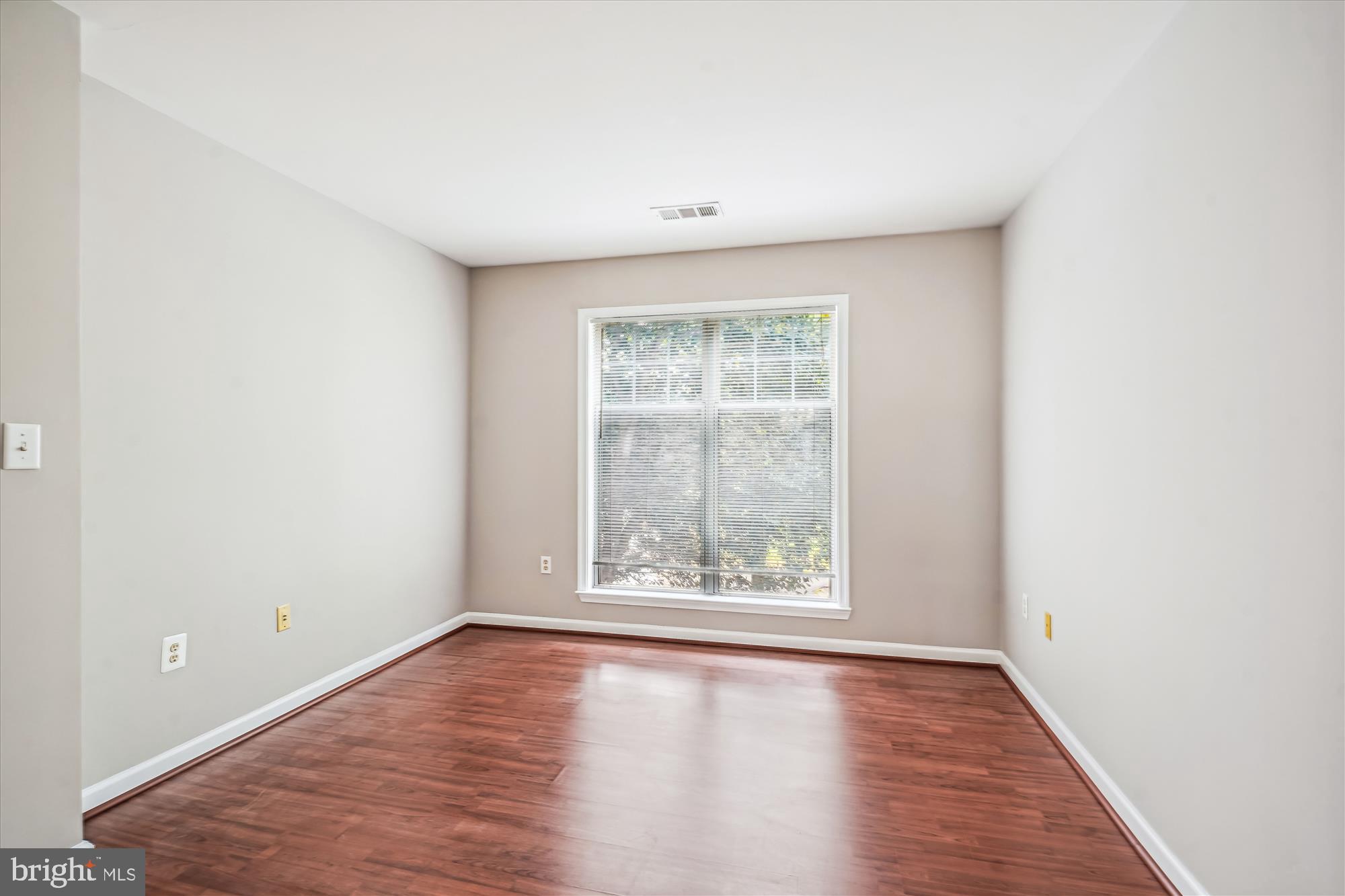 5563 Seminary Road, Unit 112 Falls Church, VA 22041 - Photo 21 of 33 Bedroom