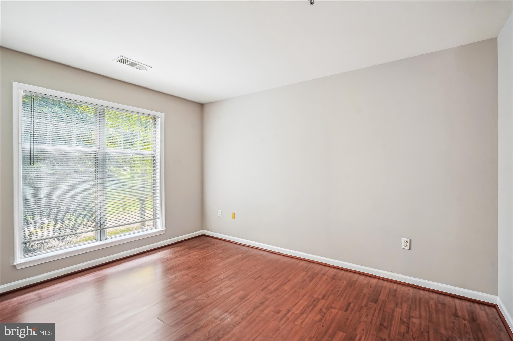 5563 Seminary Road, Unit 112 Falls Church, VA 22041 - Photo 22 of 33 Bedroom