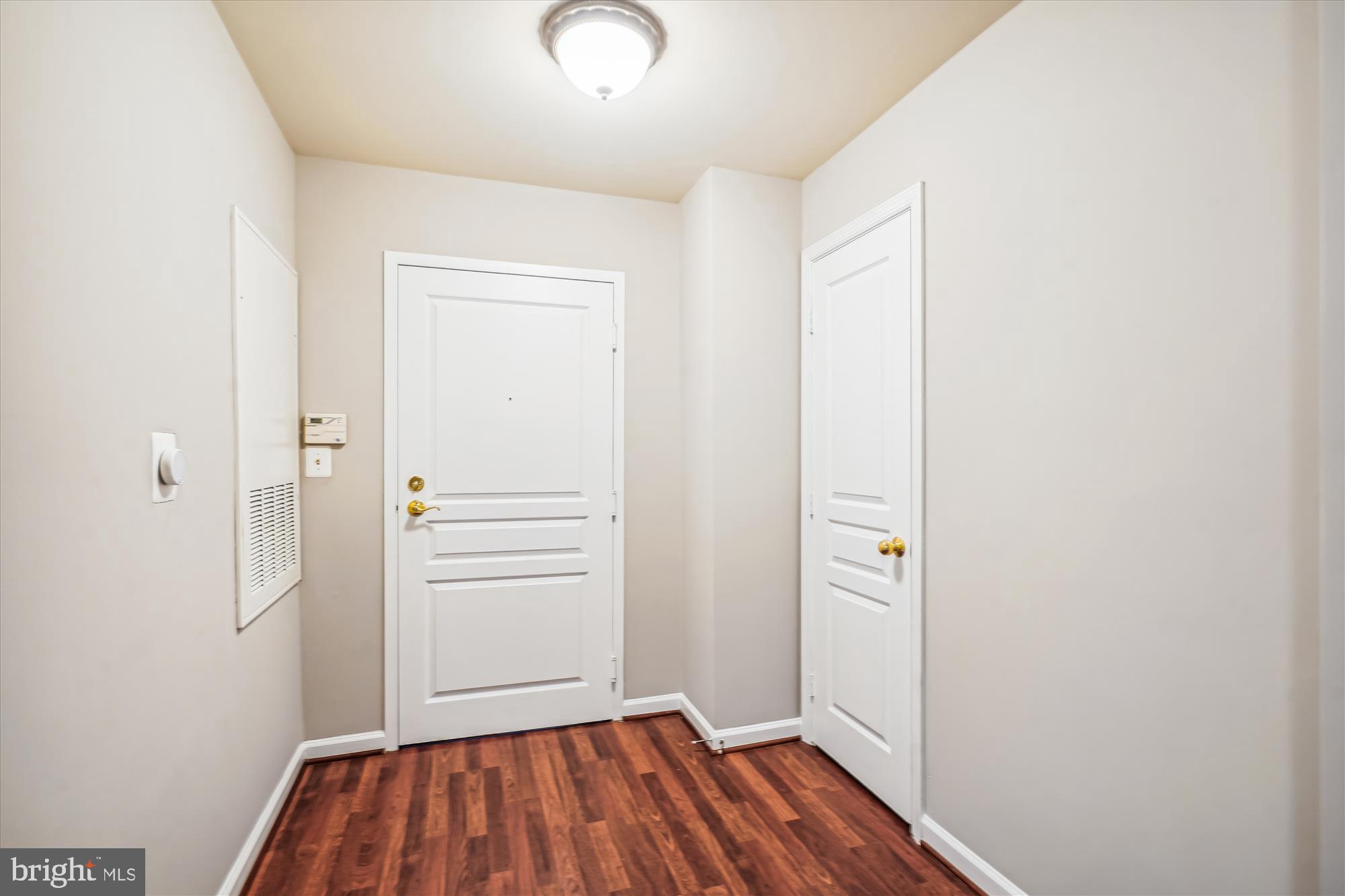 5563 Seminary Road, Unit 112 Falls Church, VA 22041 - Photo 25 of 33 Foyer